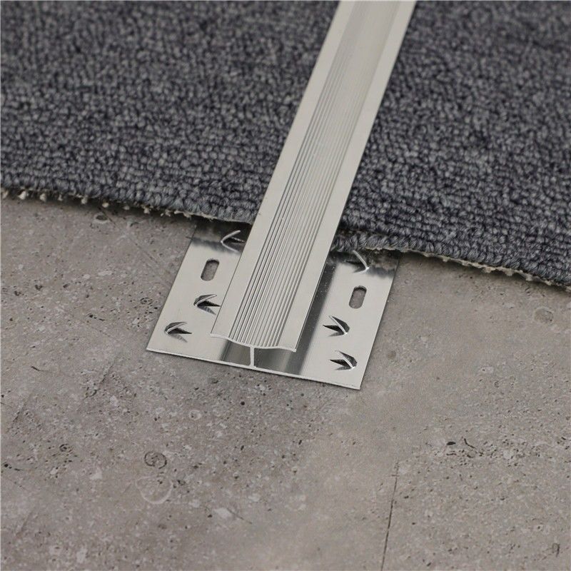 Cilalı Halı Kenarları Metal Döşeme Halı Örtüsü Döşeme Metal Halı Aletleri Kurulumu